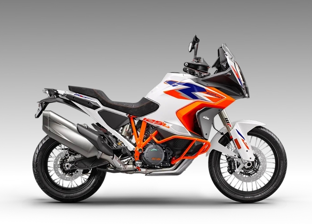 8 KTM 1290 Super Adventure R motorbike
